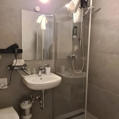 Perfektes Zimmer Im Herzen Von - Stadtmitte Von Privat