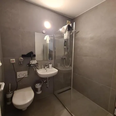 Perfektes Zimmer Im Herzen Von - Stadtmitte Von Privat * Stuttgart
