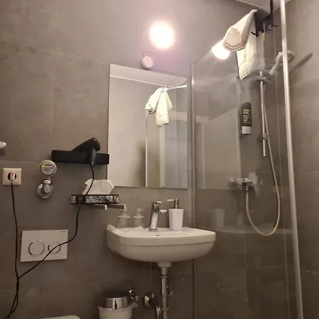 Apartment Perfektes Zimmer Im Herzen Von - Stadtmitte Von Privat *
